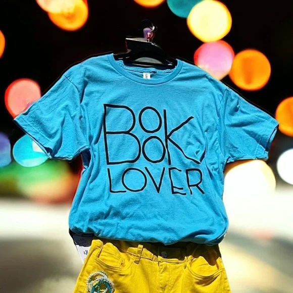 Size Large Set. T-shirt, Jeans, and Bracelet Set New from my Boutique. - Picture 3 of 4